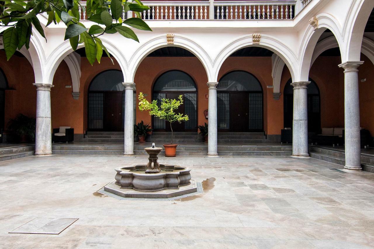 Palacio De Jeronimos *